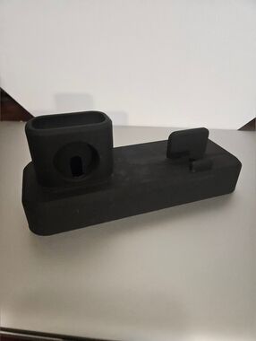 Universal Black Silicone Desk Charging Stand For Iphone Ipods